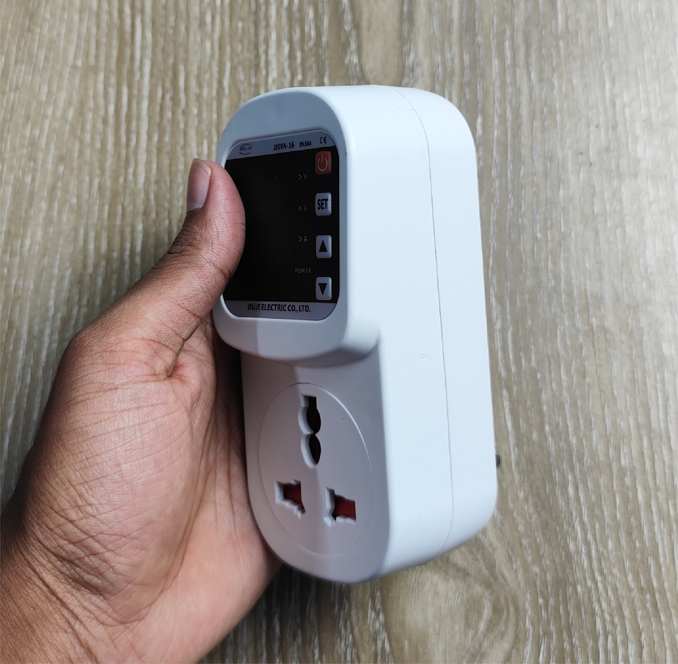 Voltage Protector with Voltage & Amp Display | NOBBYO Voltage Protector | NSH-VPVA-007 - Image 5